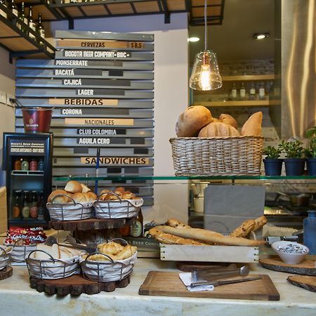 Hotel 100 Luxury Suites By Preferred Богота Екстериор снимка A typical display at a Spanish bakery