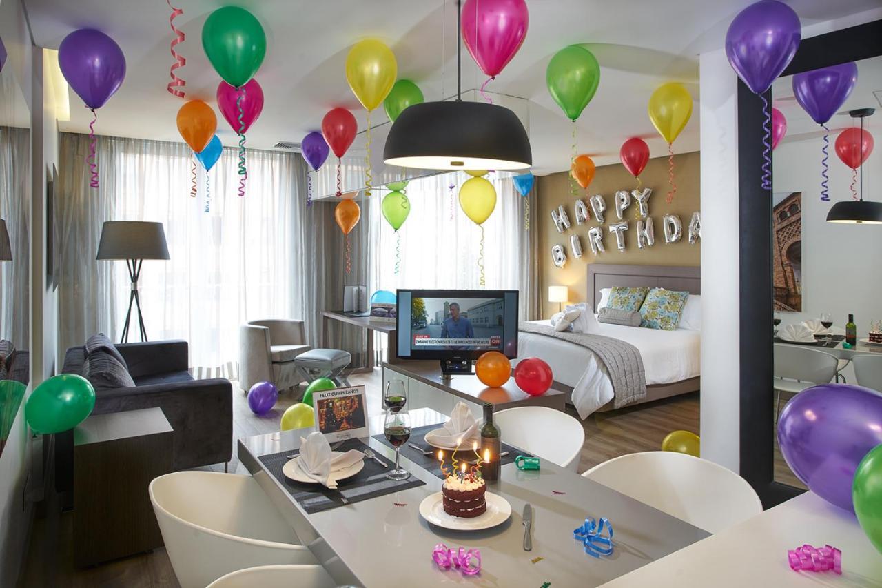Hotel 100 Luxury Suites By Preferred Богота Екстериор снимка A party room at the hotel