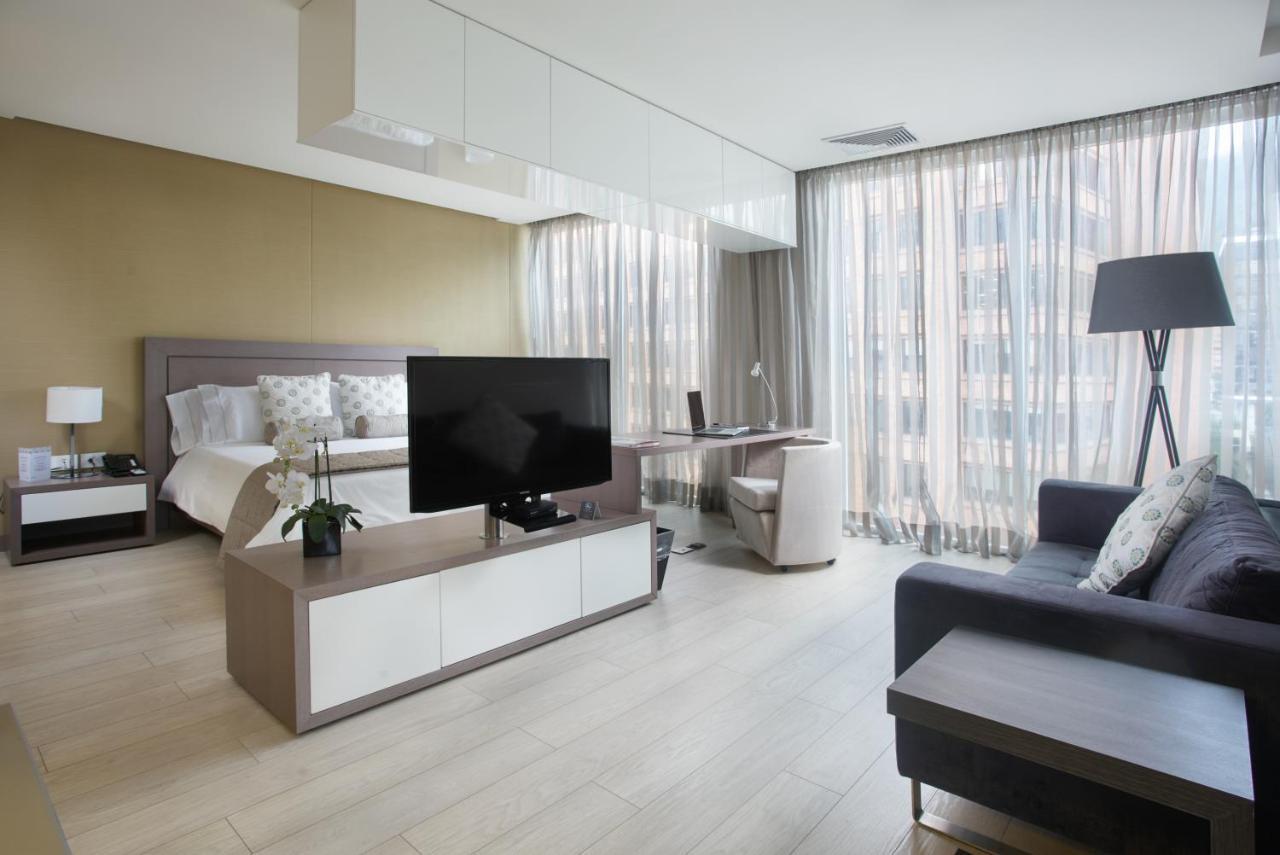 Hotel 100 Luxury Suites By Preferred Богота Екстериор снимка A suite at the hotel