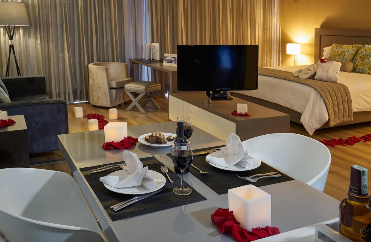 Hotel 100 Luxury Suites By Preferred Богота Екстериор снимка A suite at the hotel