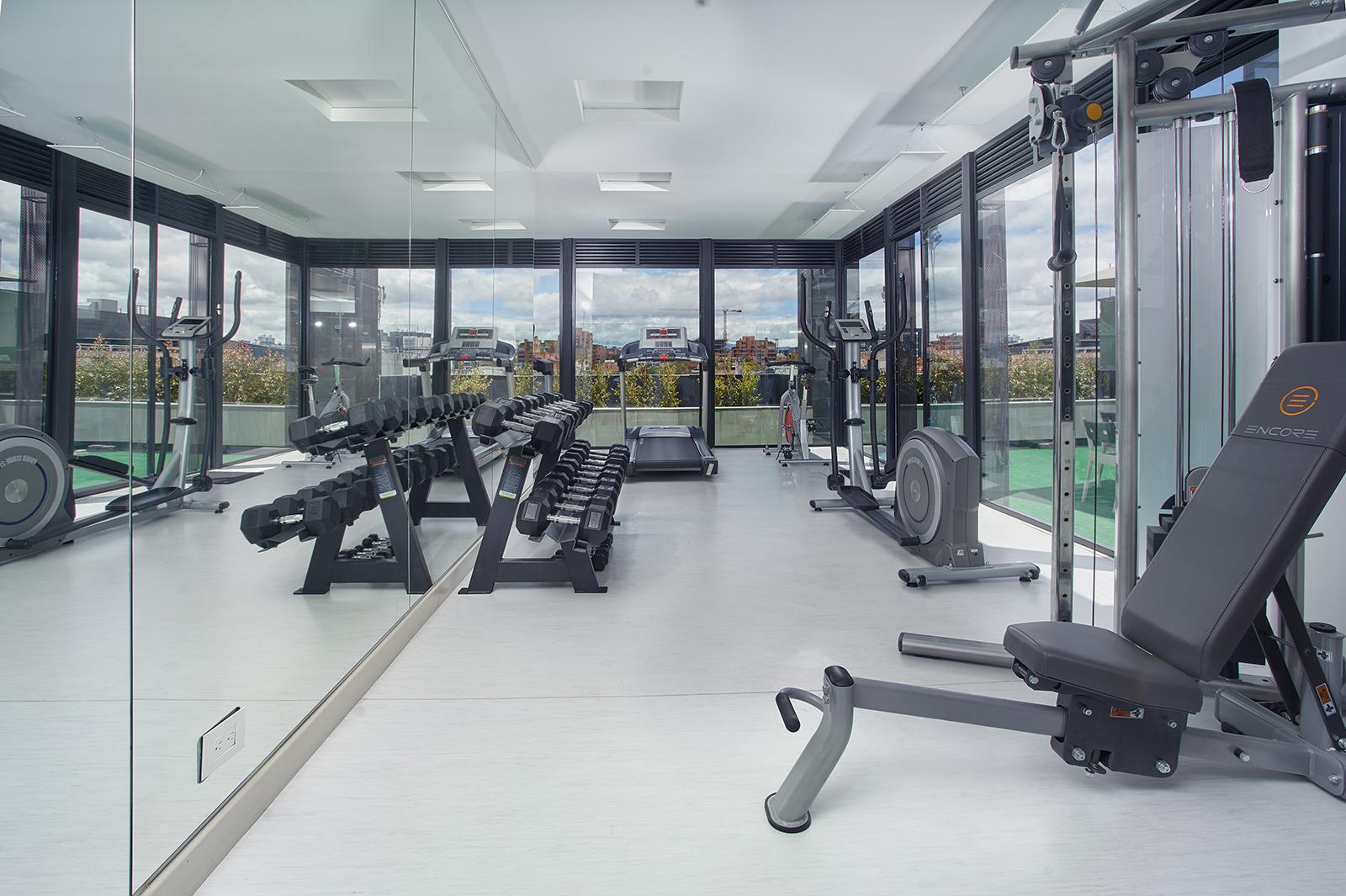 Hotel 100 Luxury Suites By Preferred Богота Екстериор снимка The gym at the London Business School