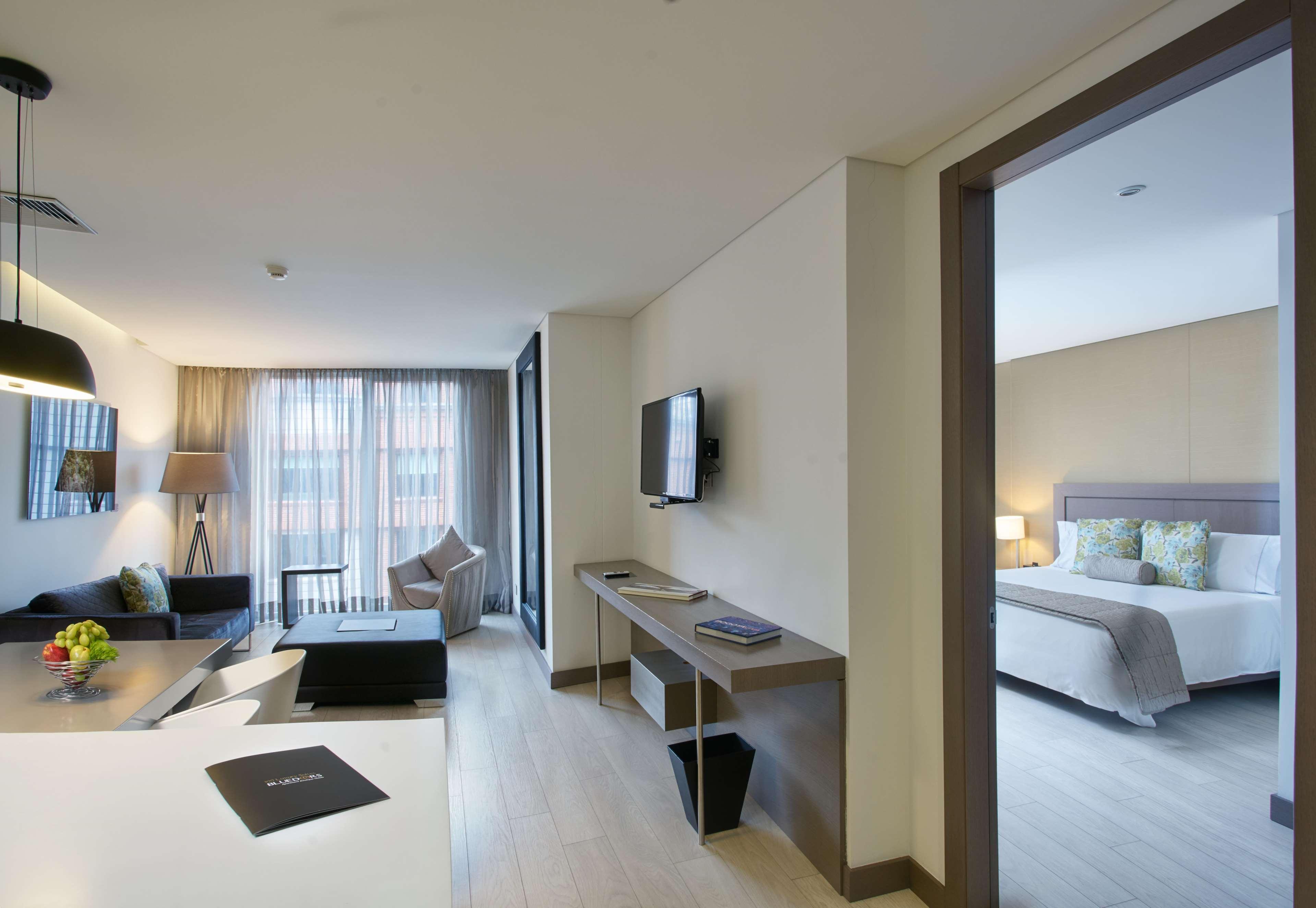 Hotel 100 Luxury Suites By Preferred Богота Екстериор снимка Suite