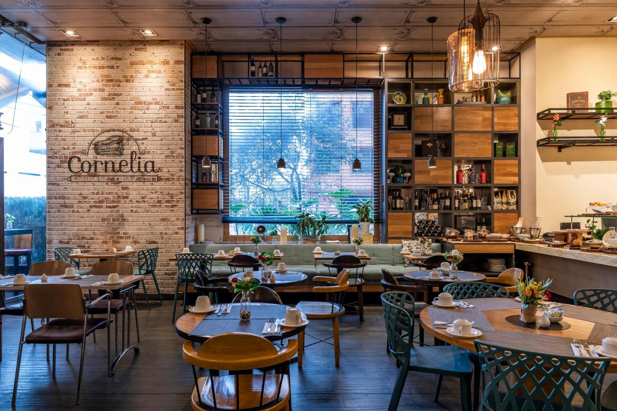 Hotel 100 Luxury Suites By Preferred Богота Екстериор снимка Cornelia restaurant