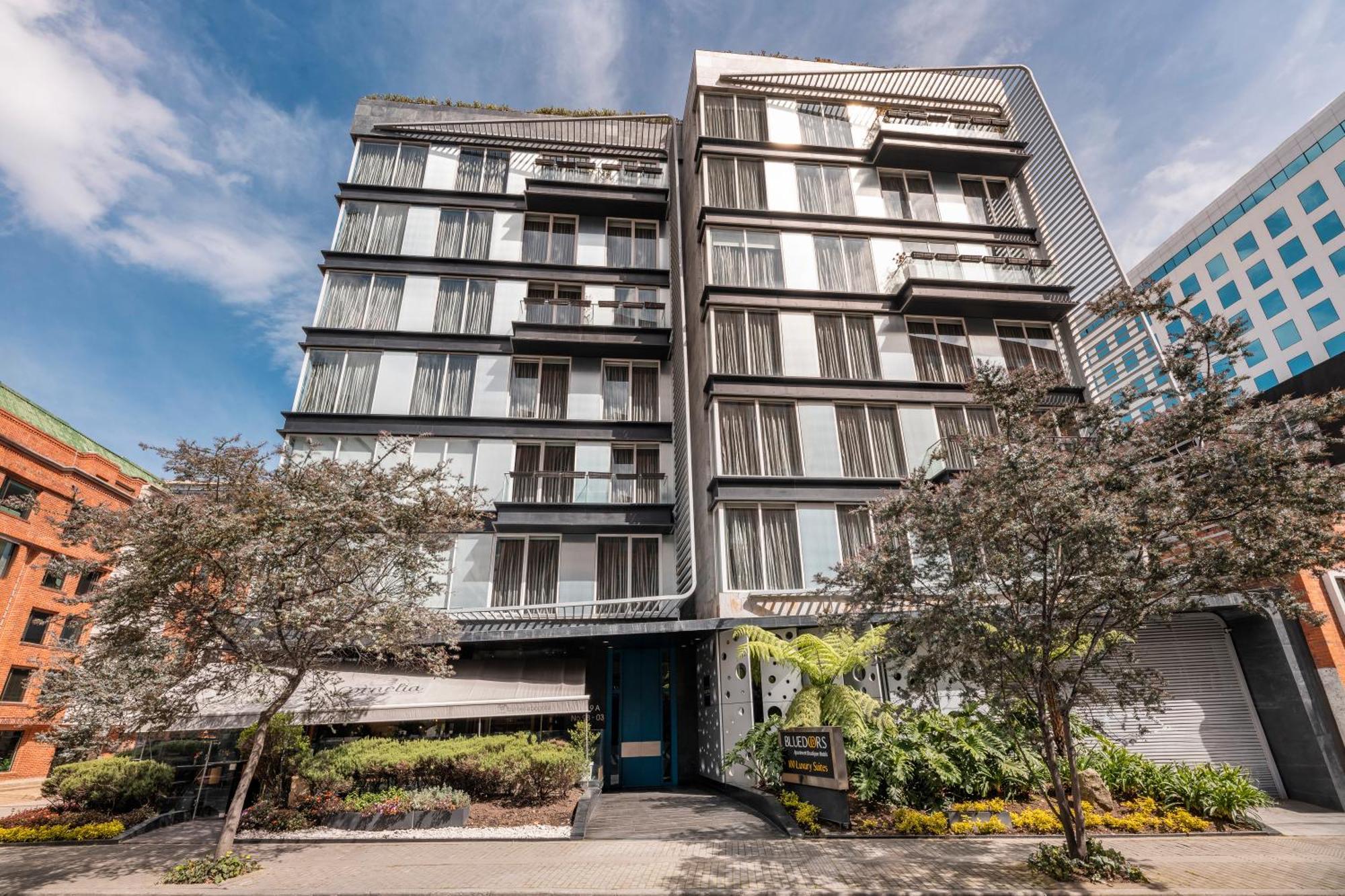 Hotel 100 Luxury Suites By Preferred Богота Екстериор снимка The building in 2019