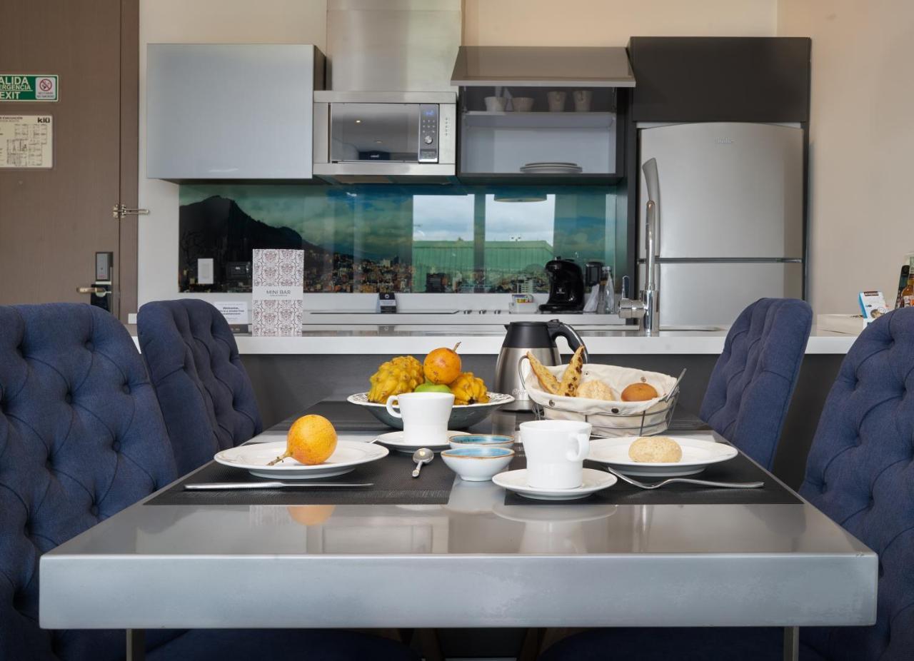 Hotel 100 Luxury Suites By Preferred Богота Екстериор снимка A modern kitchen