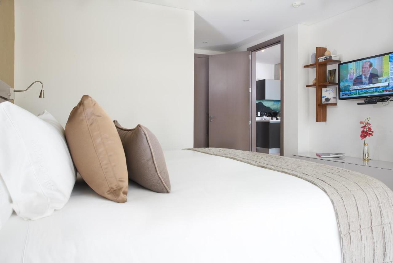 Hotel 100 Luxury Suites By Preferred Богота Екстериор снимка A bedroom at the hotel